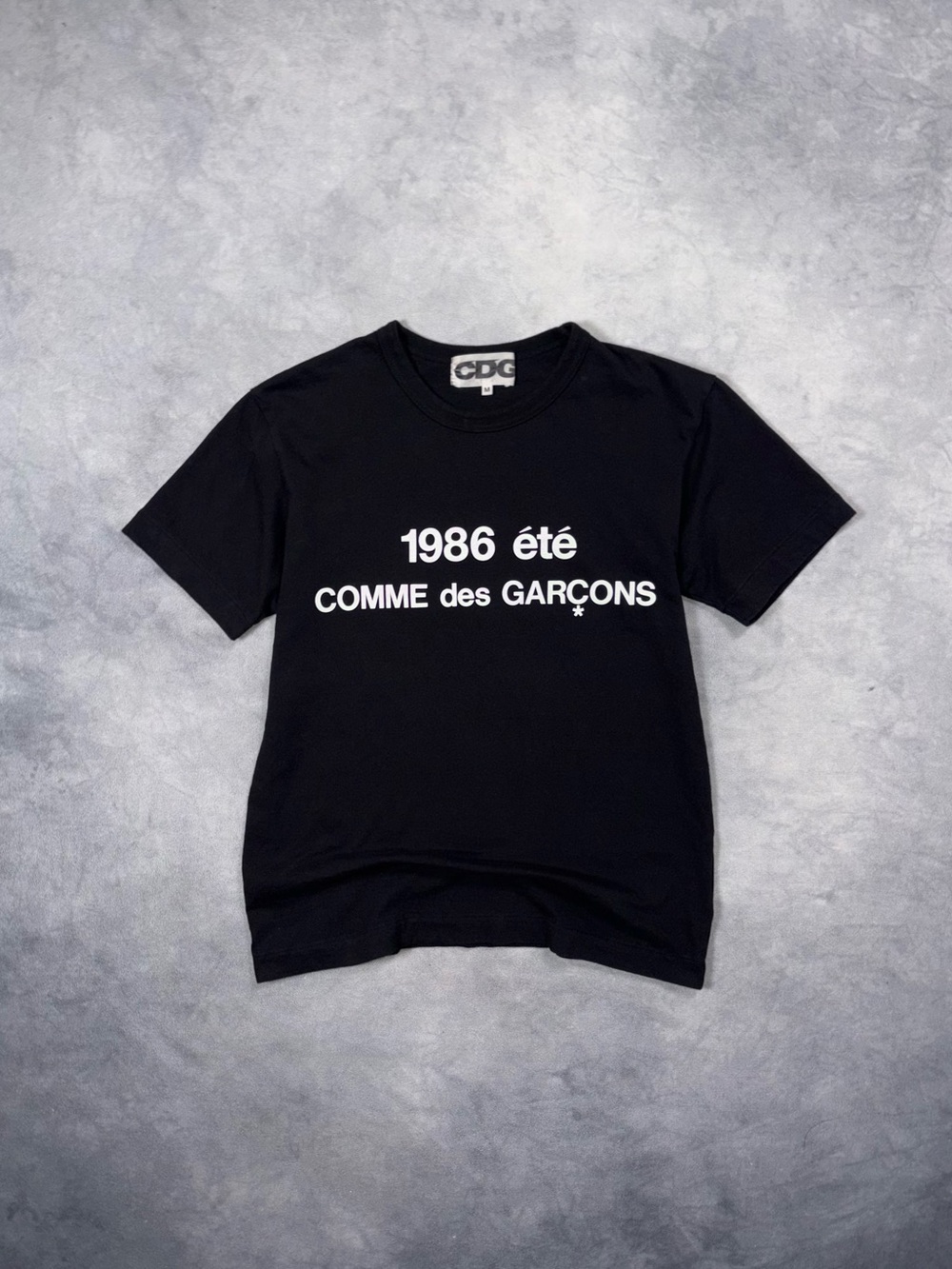 COMME DES GARCONS 1986 Été Archive Luxury Avantgarde CDG Graphic Logo T Shirt